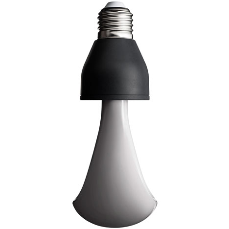 Plumen 002   производит более мягкий свет, чем оригинальный дизайн, который больше подходит для окружающего освещения